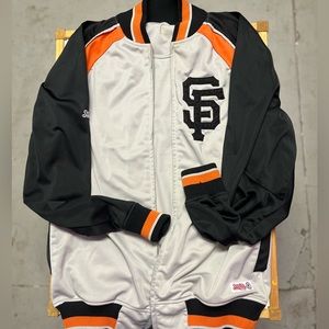 SF Giants zip up